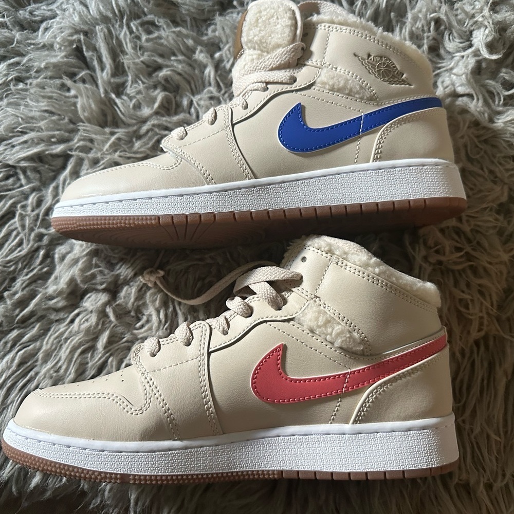Nike Air Jordan 1 Mid 'Winter Fleece' Pearl white/Racer blue DO2207-264